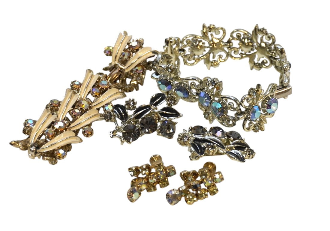 VINTAGE AURORA BOREALIS JEWELRY - 6 PIECES: This lot includes 2 bracelets and 2 pairs of clip on/screw back earrings. Total lot weight is 3.7 oz.