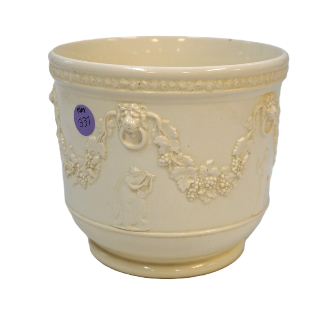 WEDGWOOD EMBOSSED QUEENSWARE CACHE POT PLANTER (1 of 5)
