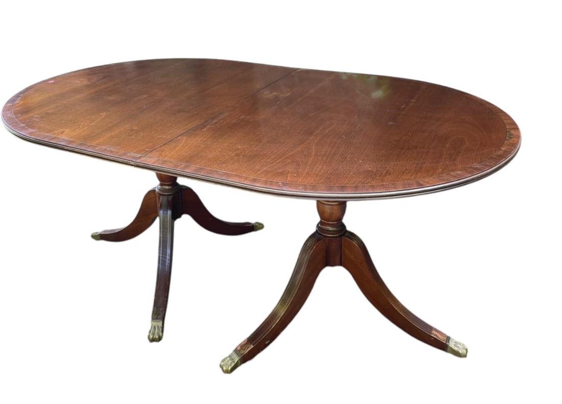 ANTIQUE OVAL BANDED MAHOGANY DINING TABLE (1 of 2)