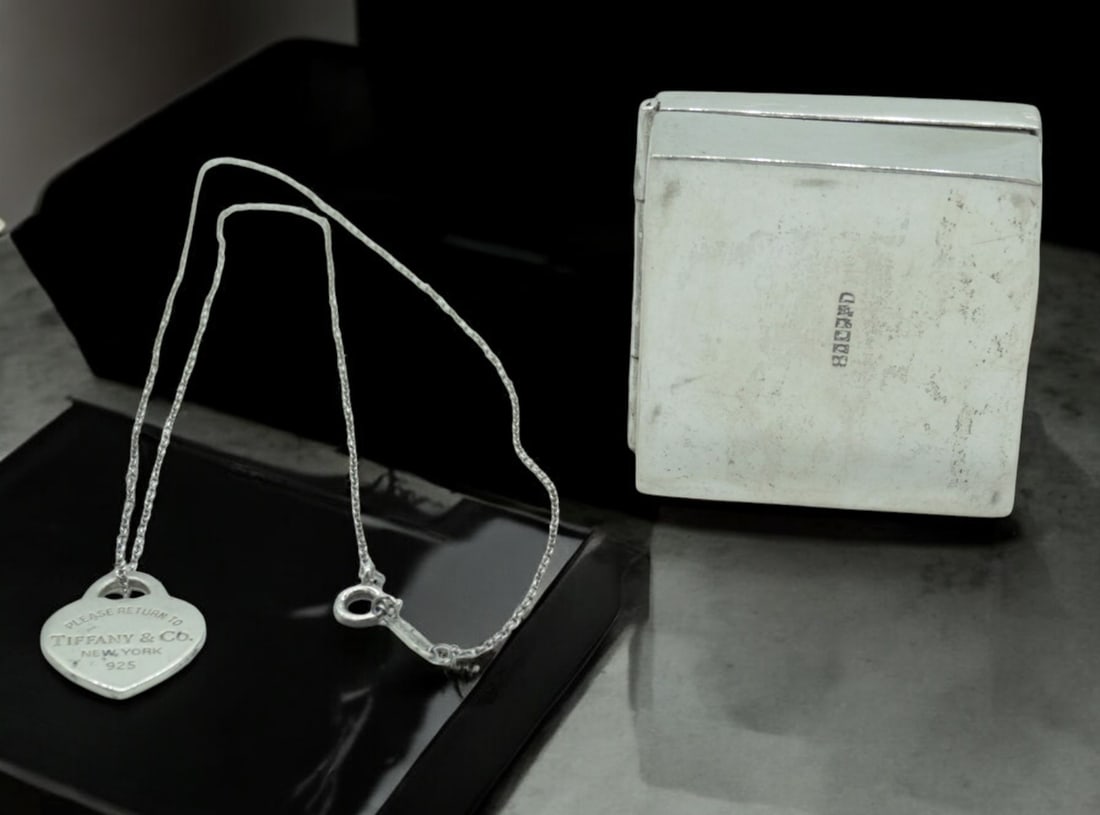 TIFFANY & CO STERLING SILVER "RETURN TO TIFFANY" HEART TAG PENDANT AND BOX (1 of 7)