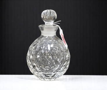 METROPOLITAN MUSEUM OF ART CRYSTAL PERFUME: Metropolitan Museum of Art Crystal Perfume Bottle. Measures 3"x3"x4". Weight 9 oz.