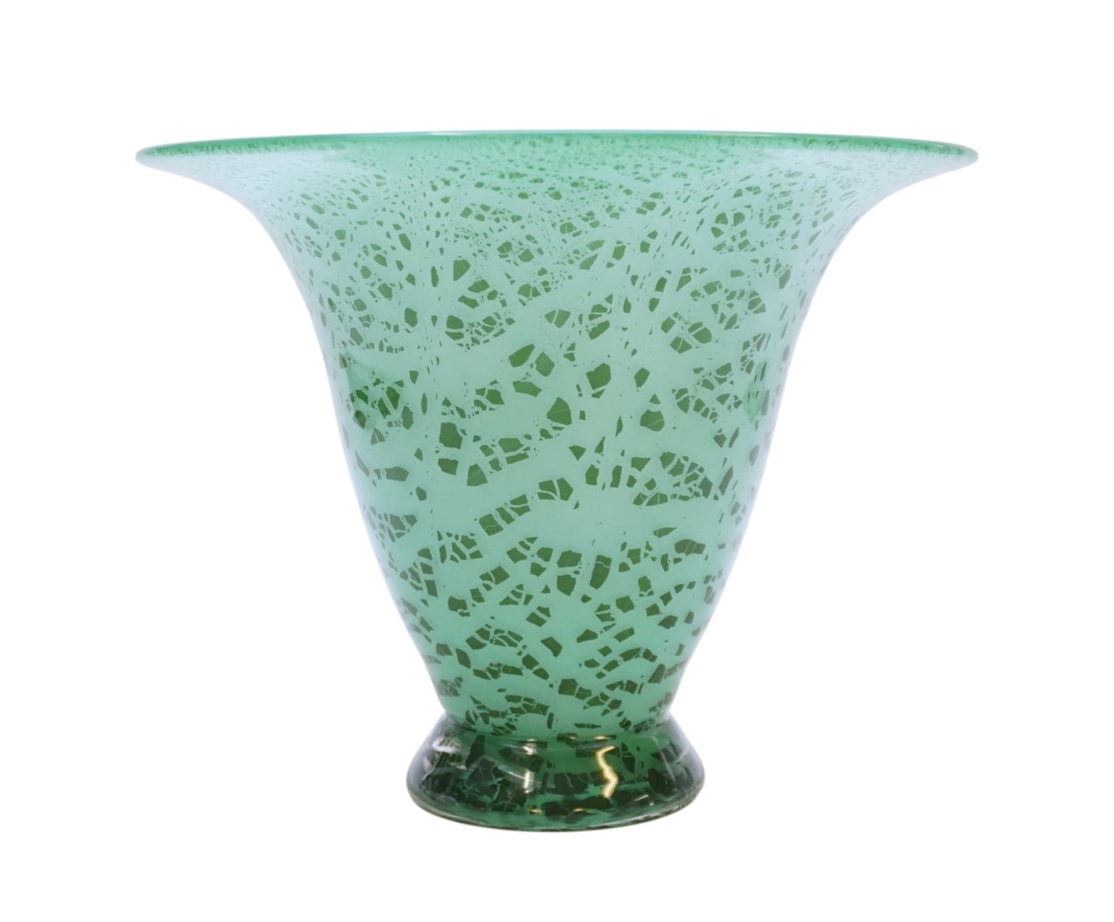 VINTAGE EMERALD GREEN ART GLASS VASE (1 of 5)