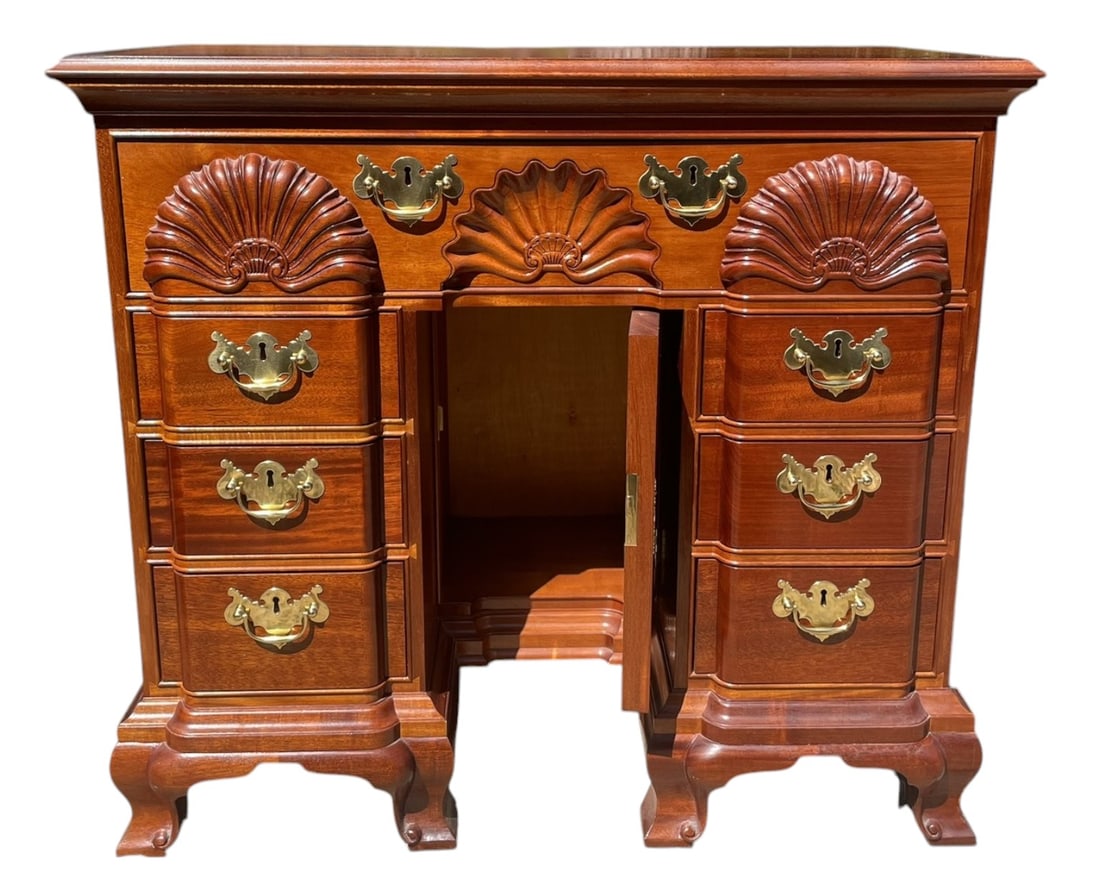 HOPKINS FAMILY BLOCK & SHELL STYLE BUREAU (1 of 15)