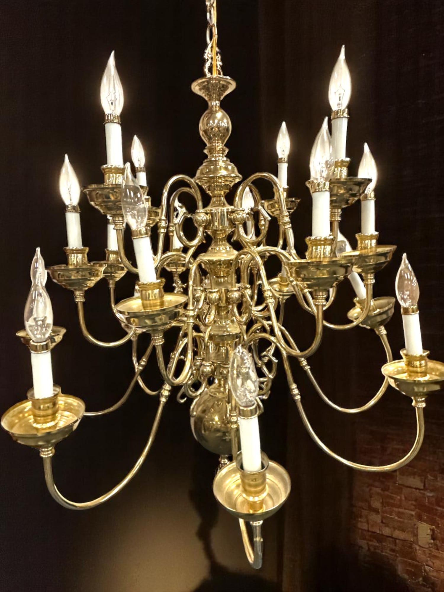 LARGE VINTAGE SOLID BRASS 20 ARM CHANDELIER (1 of 1)