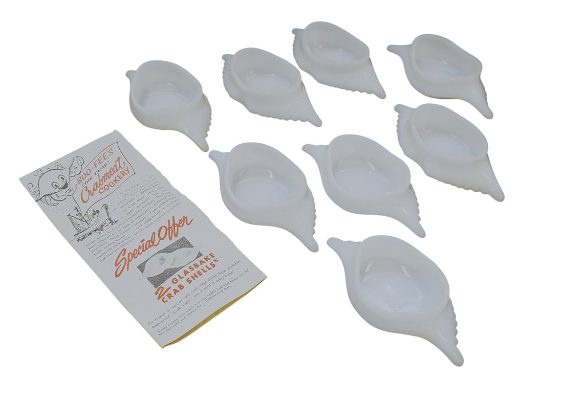 SET OF 8 1950S MILK GLASS DEVILED CRAB BAKING SHELLS BY MCKEE GLASSBAKE (1 of 2)