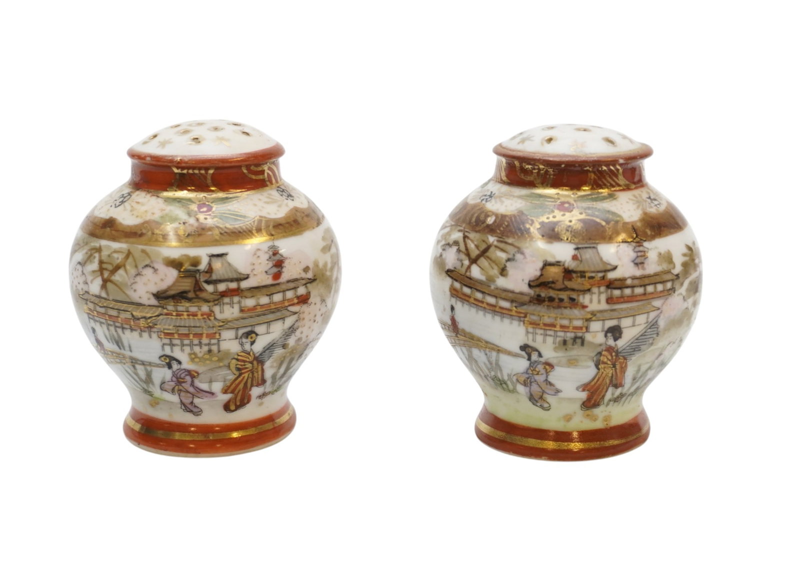 ANTIQUE JAPANESE IMARI SALT AND PEPPER SHAKERS: Antique Hand Painted Porcelain Japanese Imari Salt and Pepper Shakers. Each measures 2.5" x 2" in dia. total lot weight 4.9 oz.