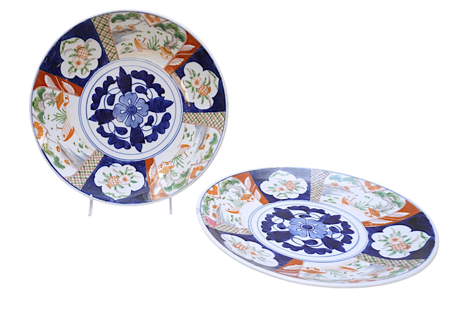 PAIR OF JAPANESE IMARI PLATES (1 of 3)