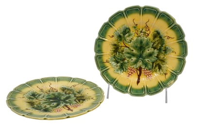 PAIR OF ANTIQUE SARREGUEMINES FRENCH MAJOLICA PLATES