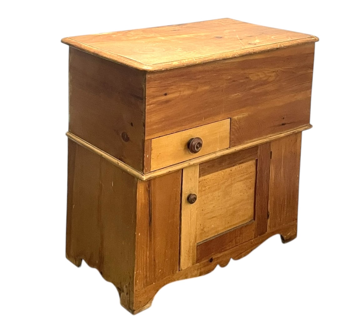 ANTIQUE PRIMITIVE LIFT TOP DOUGH BOX (1 of 4)