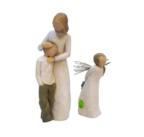 PAIR OF WILLOW TREE FIGURINES