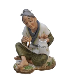JAPANESE BISQUE PORCELAIN OLD WOMAN POTTERY PAINTER FIGURINE