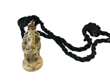 VINTAGE CHINESE CARVED POLYCHROME WISEMAN NECKLACE