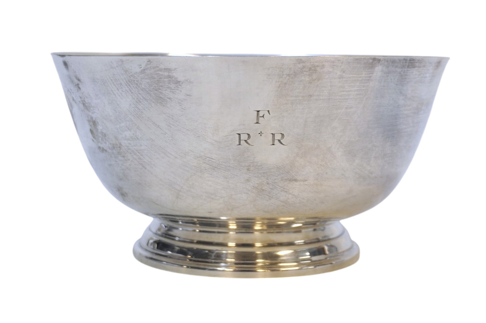 STERLING SILVER PAUL REVERE BOWL: Vintage Sterling Silver Paul Revere Bowl by Worden-Munnis, Boston. Measures 4 1/2"x4 1/2"x2 3/4". Approximate silver weight 138 grams.