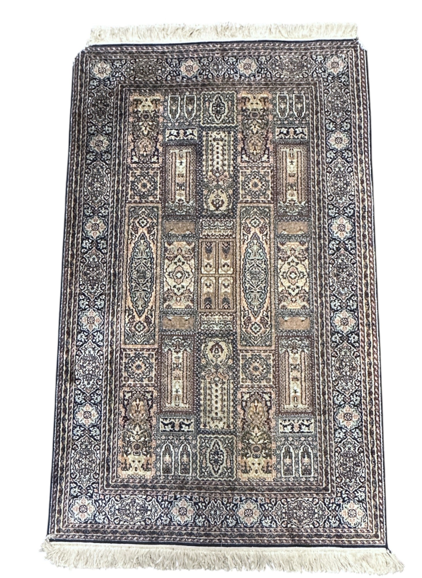 SMALL TABRIZ 3'x5' AREA RUG (1 of 8)