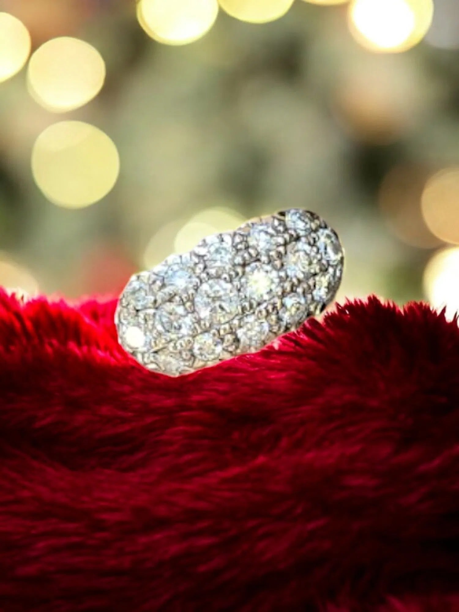 18K WHITE GOLD DIAMOND RING SZ 7.5 (1 of 3)