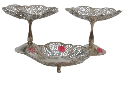3 Pc INTERNATIONAL SILVER LOVELACE CONSOLE SET