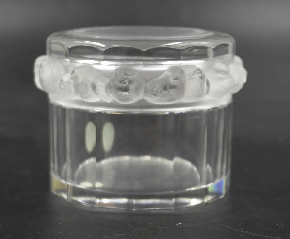 LALIQUE CRYSTAL ROBINSON MESANGES POWDER DRESSER BOX: Lalique Crystal France Robinson Mesanges Powder / Dresser Box. Signed. Measures 5 1/2"x4 1/2"x3 1.2". Weight 2 lbs 2 oz.