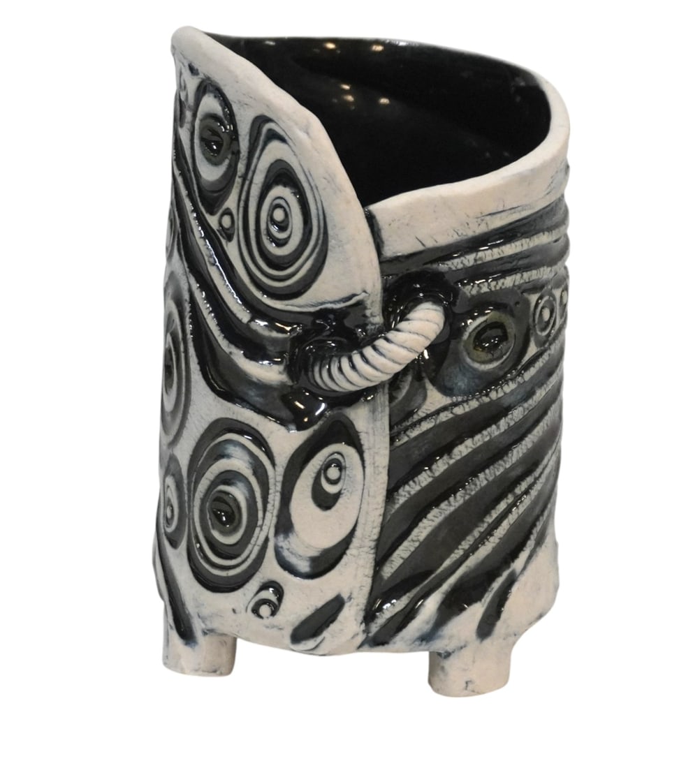 VINTAGE COIL ART POTTERY VASE SIGNED (1 of 4)