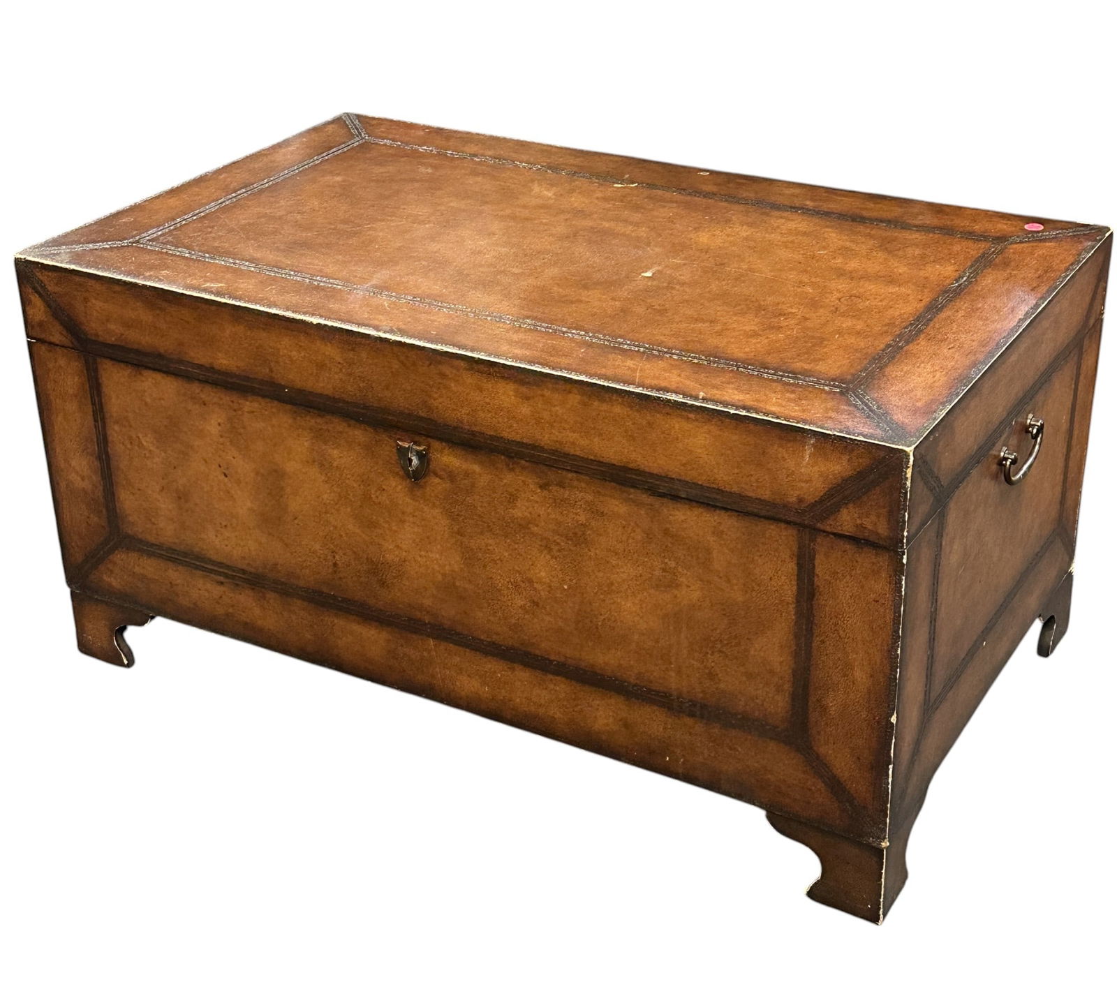 VINTAGE WOOD COFFEE TABLE / TRUNK (1 of 8)