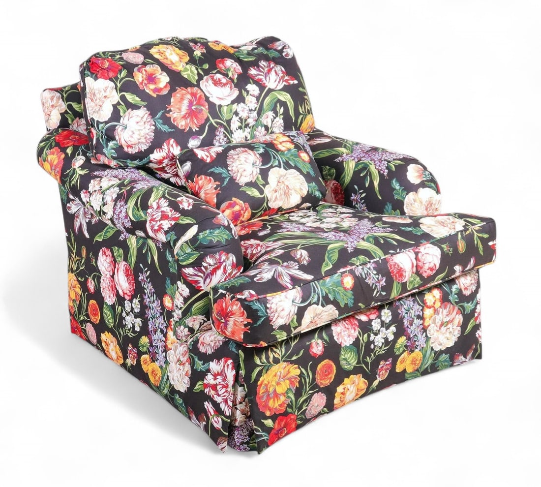 GRAFTON FURNITURE CO FLORAL LOUNGE CHAIR: Grafton Furniture Co. Floral Lounge Chair. Very good condition Measures 34"h x 39"w x 36" d.