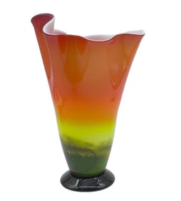 VINTAGE CASED HANDKERCHIEF ART GLASS VASE