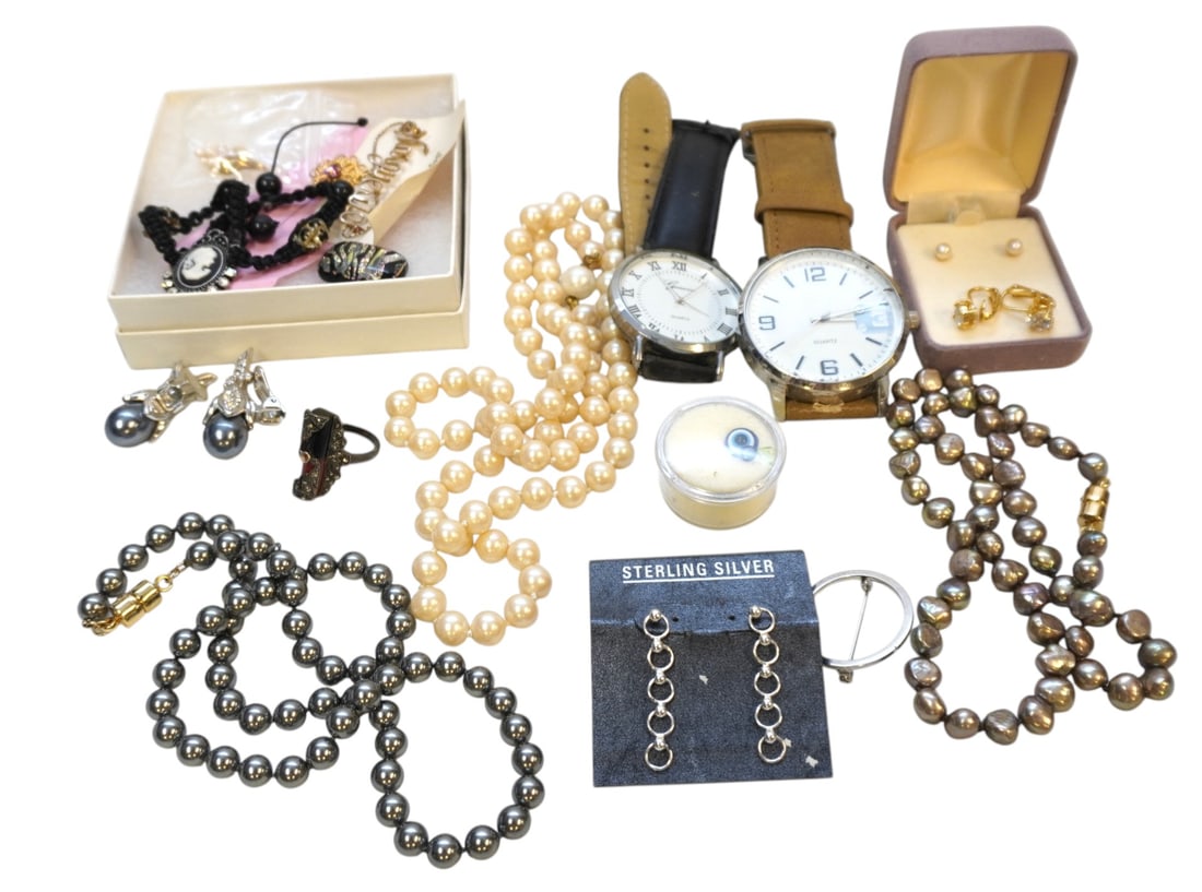 15 PC VINTAGE COSTUME JEWELRY FAUX PEARLS + MORE (1 of 2)