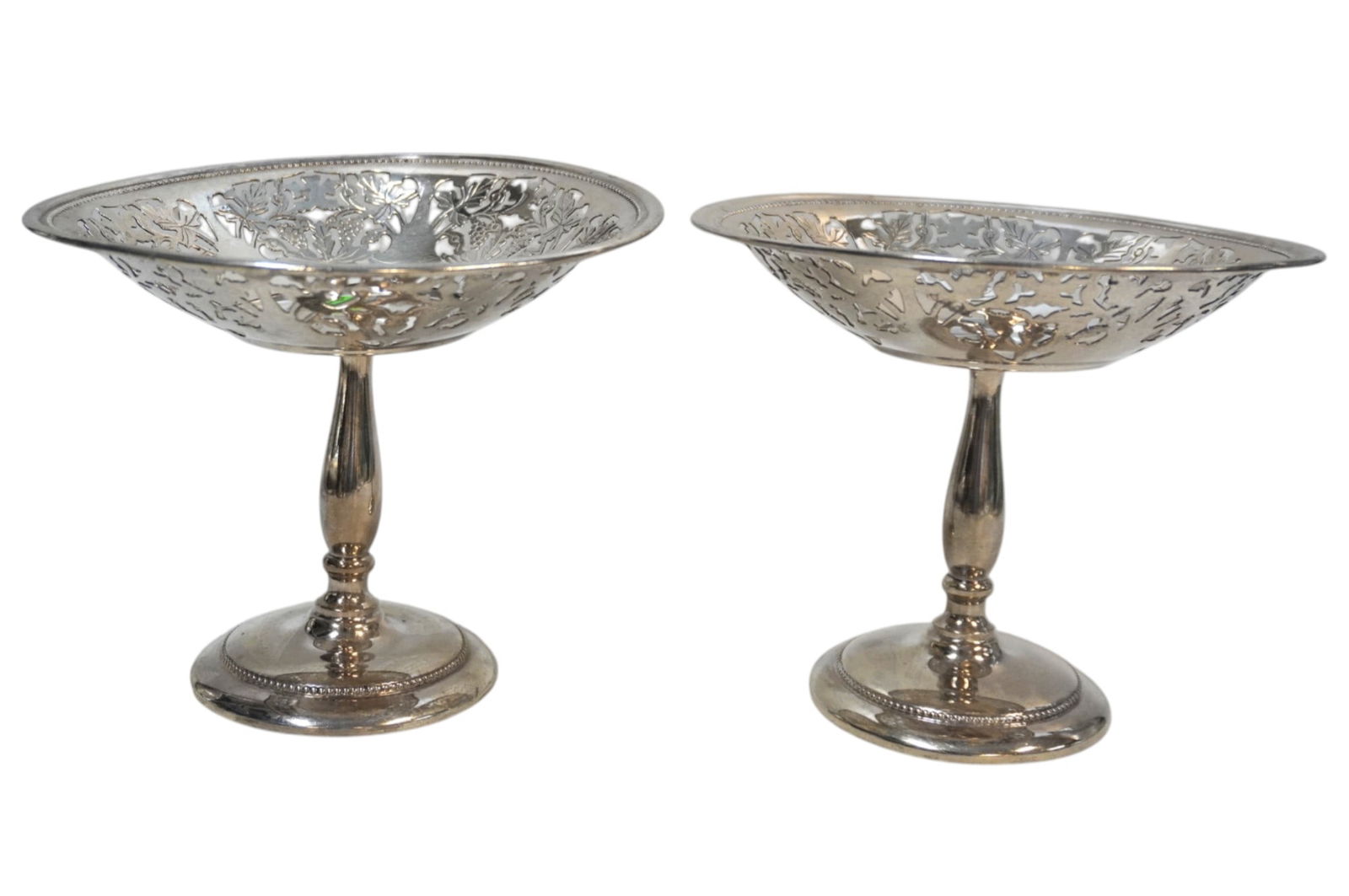 2 VINTAGE SHEFFIELD SILVERPLATE COMPOTES (1 of 4)
