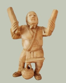 ANTIQUE JAPANESE CARVED OKIMONO SIGNED