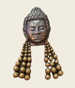 RARE STYLE METAL SPEC N.Y. BUDDHA FIGURAL BROOCH
