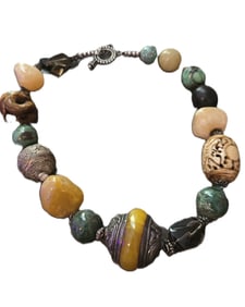 VINTAGE TRIBAL CARVED AMBER & AGATE STONE NECKLACE