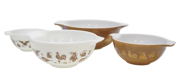 4 VINTAGE PYREX FEDERAL EAGLE NESTING CINDERELLA BOWLS