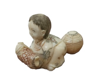 SIGNED ANTIQUE BONE JAPANESE NETSUKE FISHERMAN