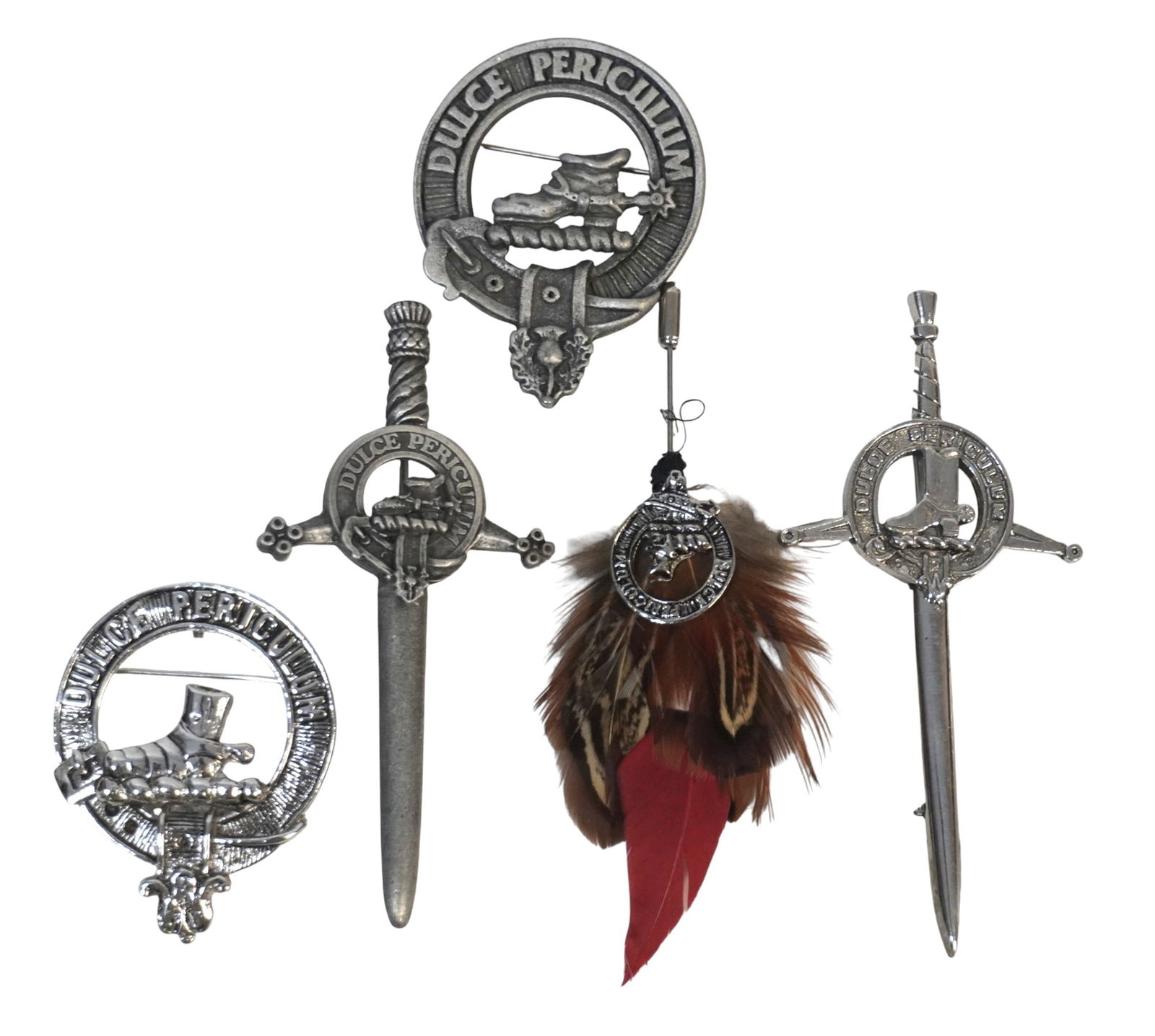 5 SCOTTISH CLAN KILT PINS DULCE PERICULUM (1 of 3)