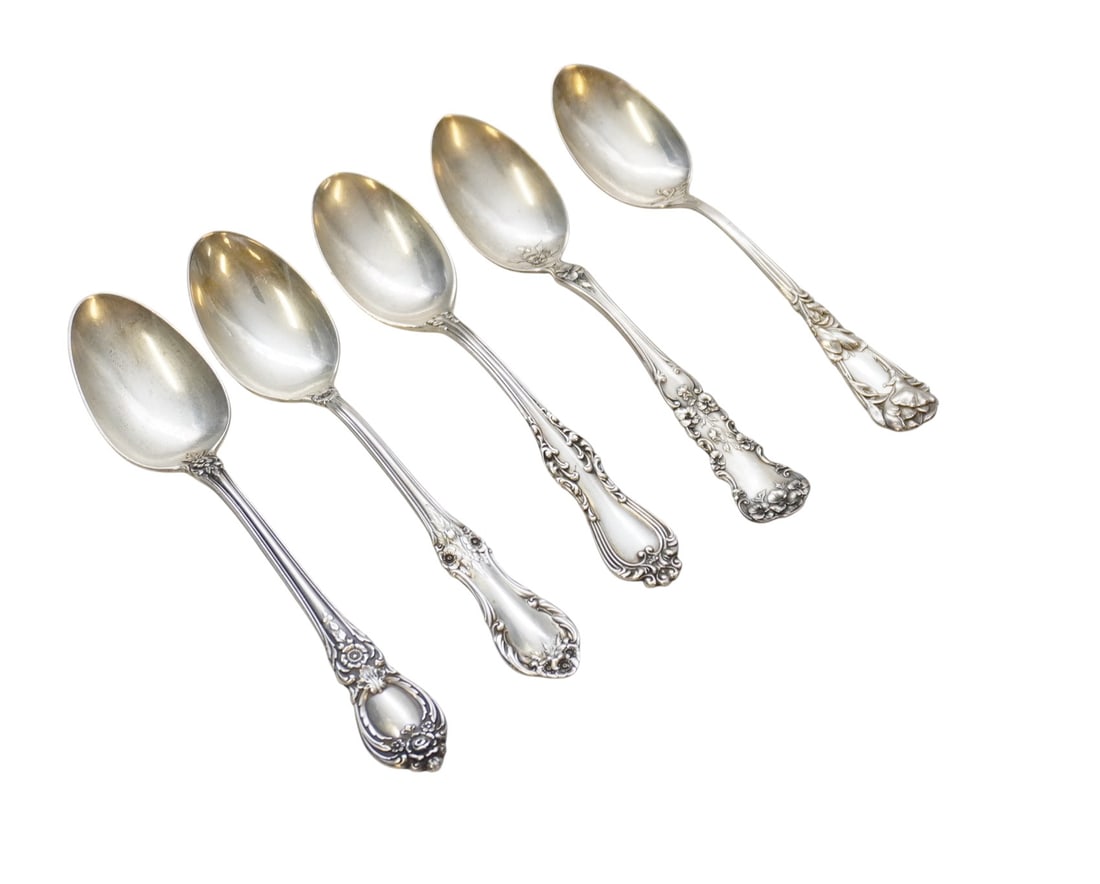 5 ANTIQUE ORNATE STERLING TEASPOONS (1 of 4)