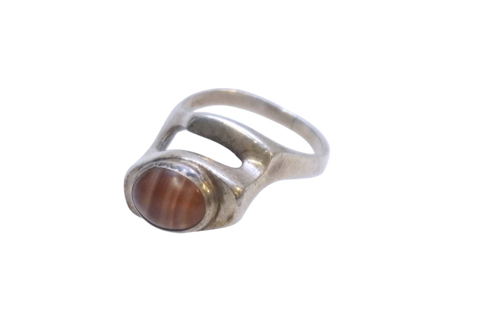 VINTAGE MODERNIST STERLING SILVER RING: Vintage Modernist Sterling Silver Ring, Size 6.5". Total lot weight is 0.5 oz.
