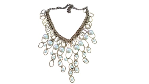 1960S PEARL AND GOLD COSTUME NECKLACE