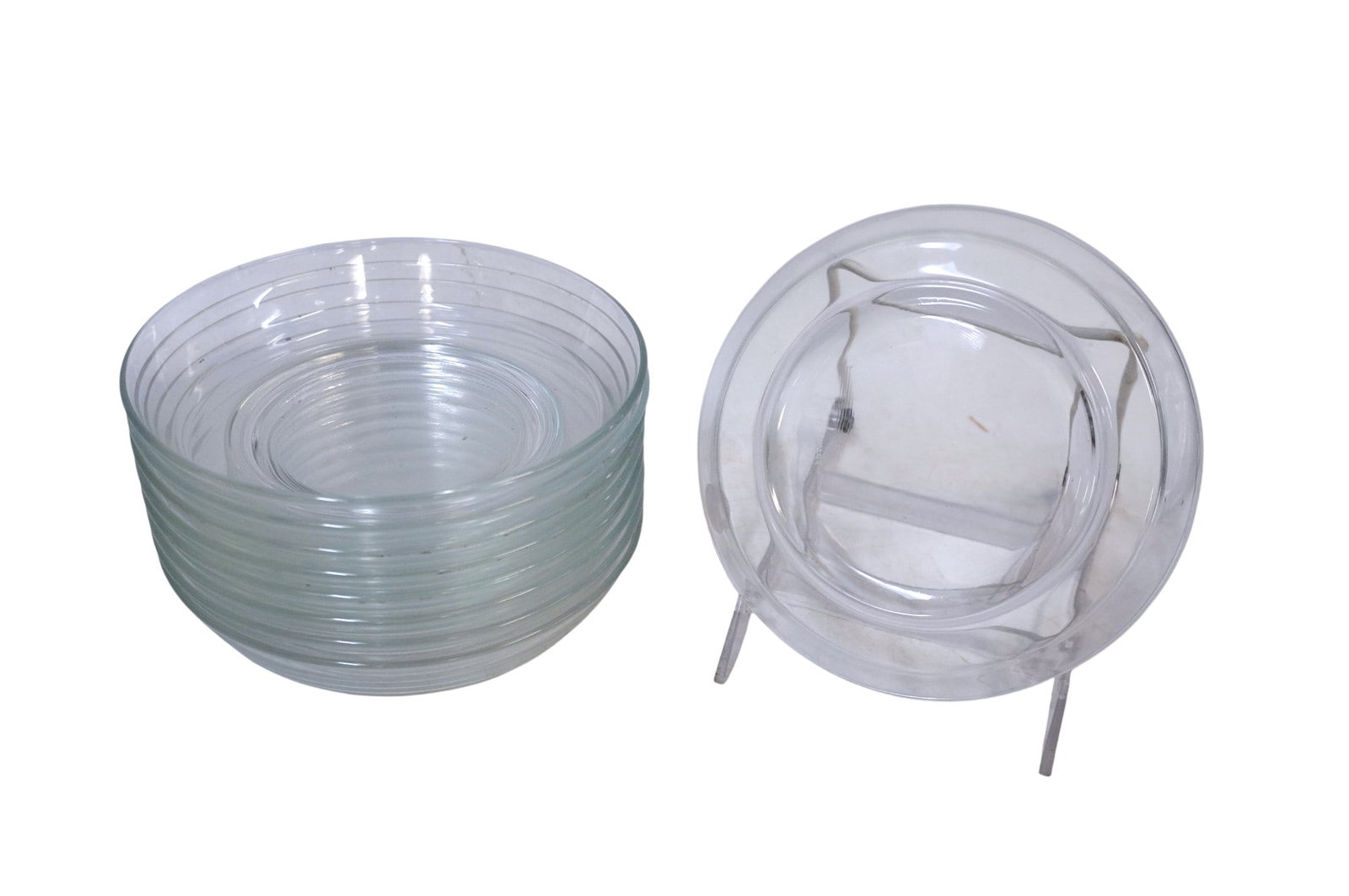 9 MCM VERECO FRANCE GLASS DISHES: 9 MCM Vereco France Glass Dishes. Each measures 1.5" x 7.25" in dia. Total lot weight is 7 lbs.