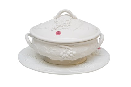 LARGE ELIOS ITALIAN GRAPE PATTERN TUREEN & UNDERPLATE