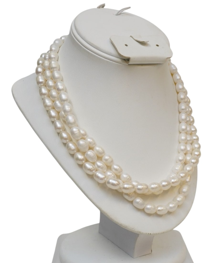 TWO NATURAL FRESHWATER PEARL NECKLACES: Two Natural Freshwater Pearl Necklaces. Shorter measures 9" and longer is 18", total lot weight is 4.6 oz.