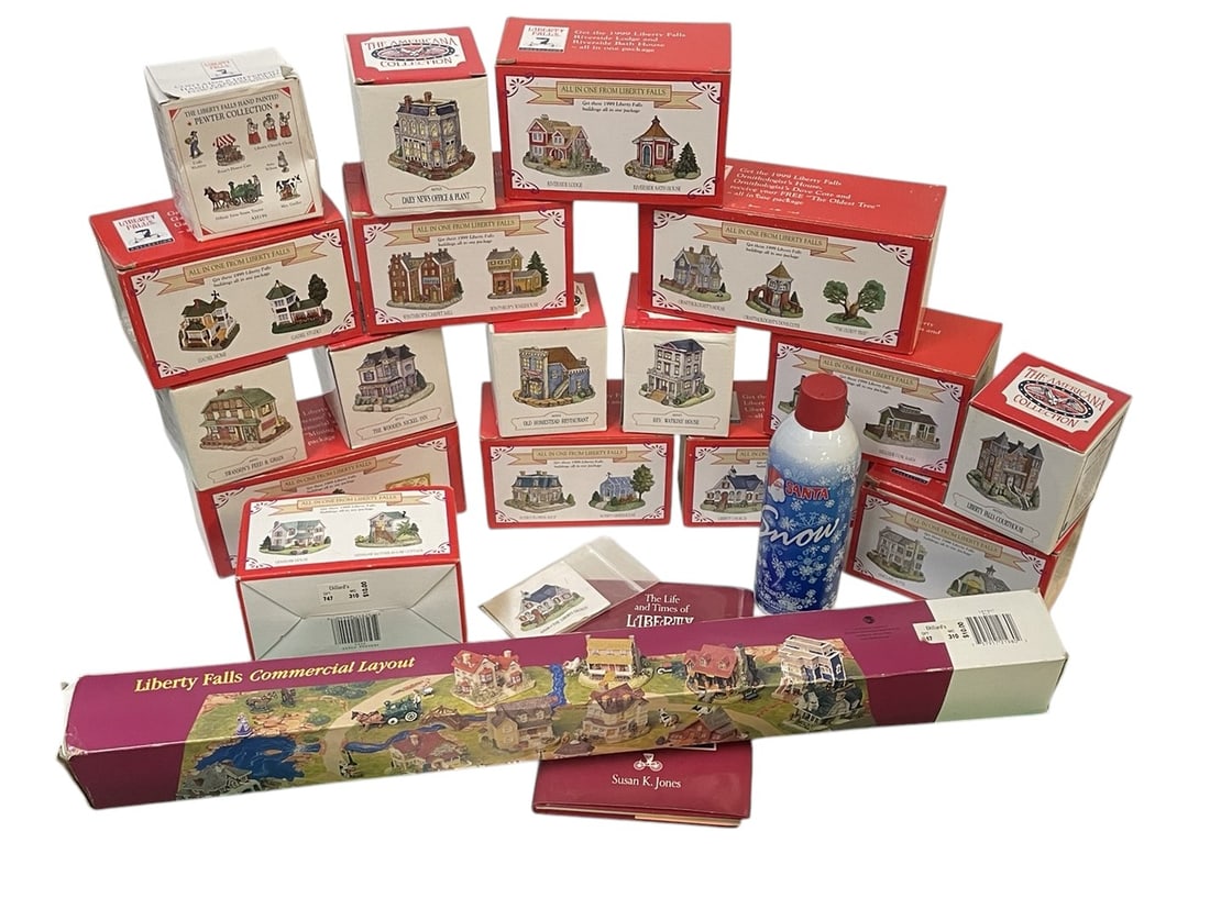 LIBERTY FALL AMERICANA COLLECTION VILLAGE PIECES (1 of 4)