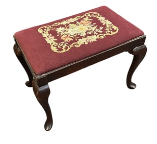 ANTIQUE QUEEN ANNE STYLE NEEDLEPOINT BENCH