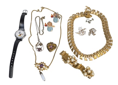 LOT OF 10 PIECES OF VINTAGE JEWELRY - LORUS, MONET, ETC.