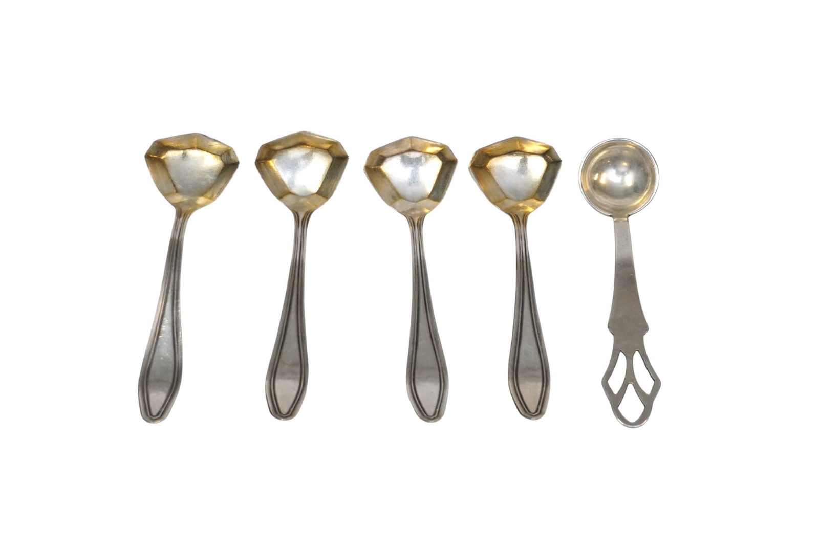5 ANTIQUE STERLING SILVER SALT SPOONS (1 of 3)