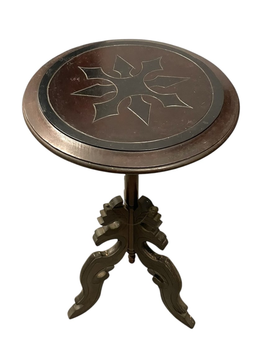 ANTIQUE SMALL TABLE / PLANT STAND (1 of 5)