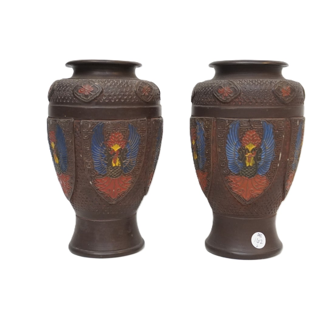 PAIR OF ANTIQUE TOKANABE FIRE ROOSTER JAPANESE VASES: Pair of Antique Tokanabe Fire Rooster Japanese Vases. Each measures about 9.5" x 5" dia. Total lot weight is 5 lbs 9 oz.