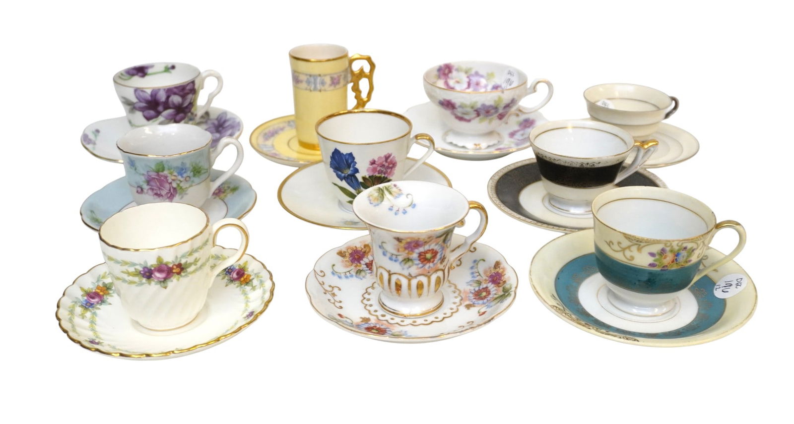 10 VINTAGE AND ANTIQUE TEA CUPS AND SAUCERS: 10 Vintage and Antique Tea Cups and Saucers. Largest is 4" x 2" x 3", total lot weight is 2 lbs 10 oz.