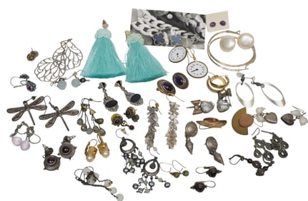 31 PAIRS OF COSTUME PIERCED EARRINGS