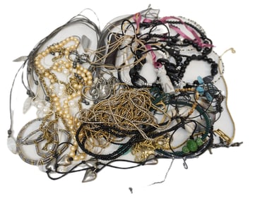 25 VINTAGE COSTUME NECKLACES