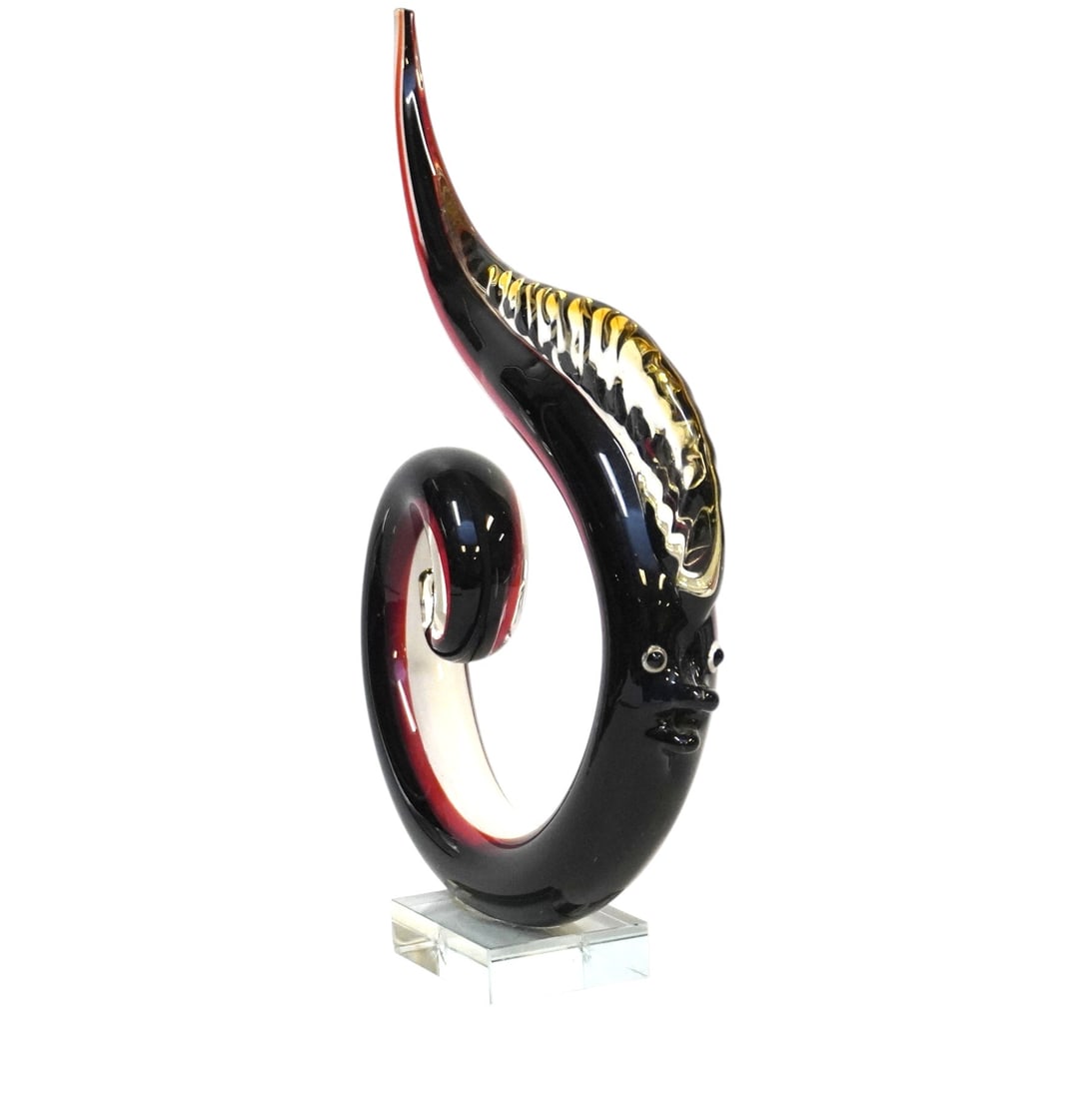 HAND BLOWN MURANO GLASS FISH SCULPTURE: Hand Blown Murano Glass Fish Sculpture. Measures 12.25" x 9" x 2.25" and weighs 3 lbs 8 oz. **In house shipping available on this lot**