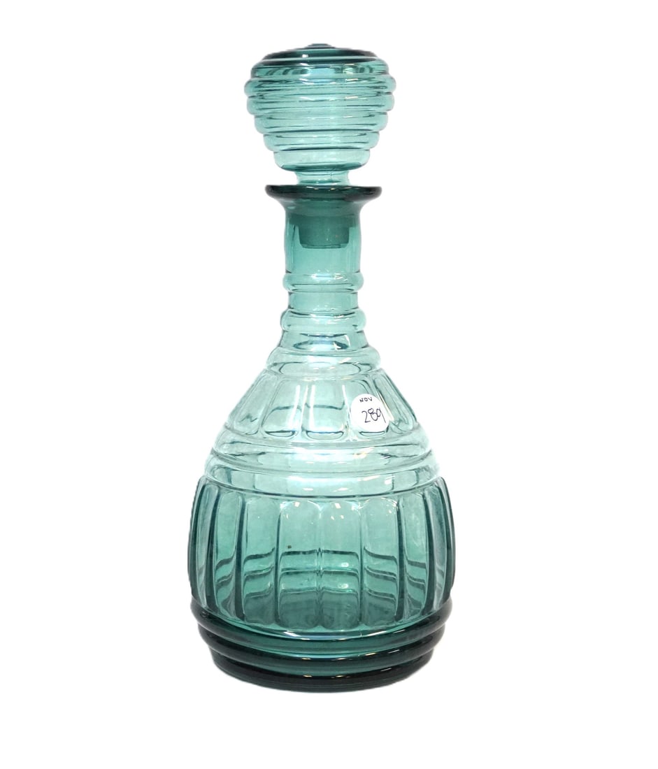 IMPERIAL GLASS CO. AQUAMARINE GENIE BOTTLE DECANTER: Aquamarine Genie Bottle Decanter made by Imperial Glass Co. in the US around the 1940s. Measures 11" x 5" and weighs 1 lb 13 oz. **In house shipping available on this lot**